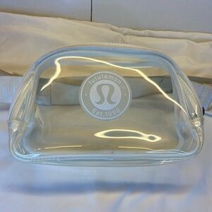 Lululemon Everywhere Belt bag